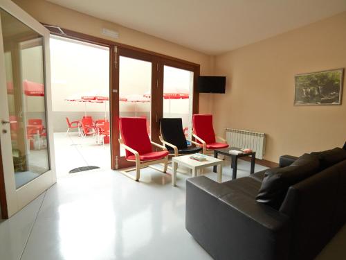 設施, 奧波谷佩雷羅旅舍 (Albergue Pereiro) in 莫爾德斯