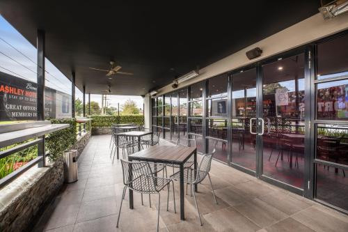 شرفة/ تراس, فندق نايتكاب آت أشلي (Nightcap at Ashley Hotel) in Sunshine