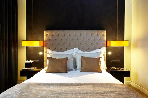 Classic Double Room image 6