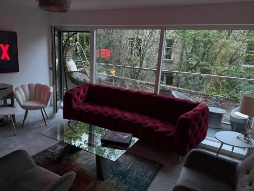 DESIGNER HOUSE - University of Glasgow / Central Glasgow 'Hillhead' West End G12 - Luxurious & Contemporary Detached House / Terrace / Garden / 'electric car charging' Garage Parking, Glasgow (photo 2)