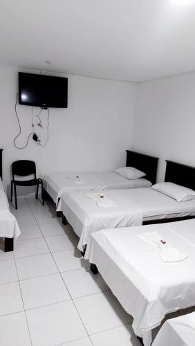 5 twin beds
