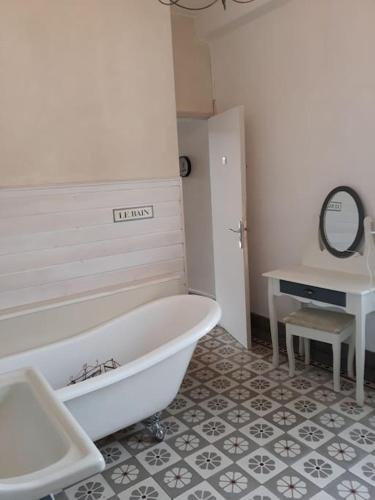 Vannas istaba, Maison de ville proche beauval avec parking in Selles-sur-Cher