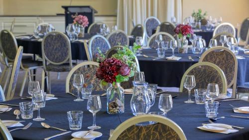 Bushmans Motor Inn in Parkes