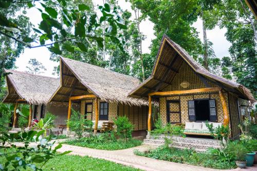Fox & Firefly Cottages near Tarsier Conservation Area