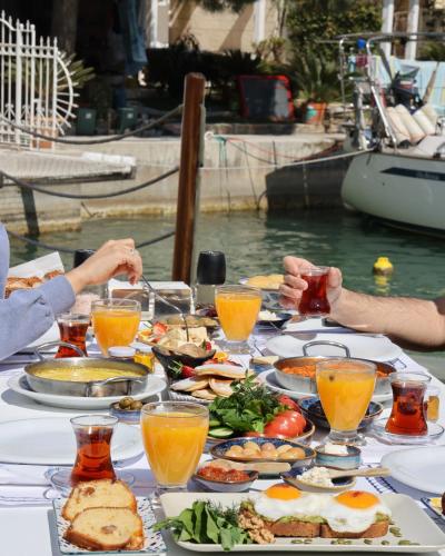 Port Alacati Hotel - image 5