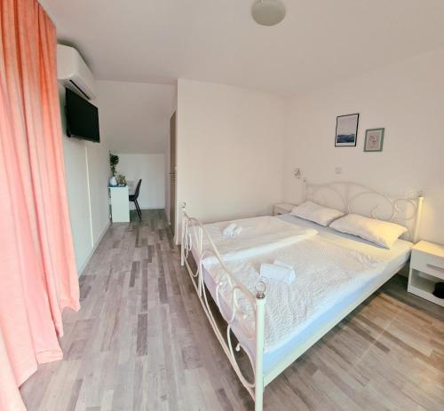 Cozy room Peny - Apartment - Karlovac