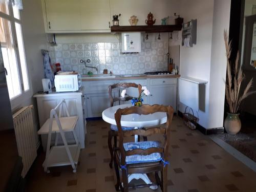Konyha, MAISON 6 personnes 80M2 ENTRE LES CALANQUES DU MUGEL ET FIGUEROLLES in La Ciotat