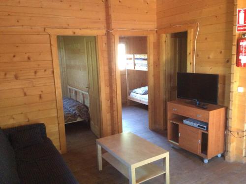 2 bedrooms, 4 beds