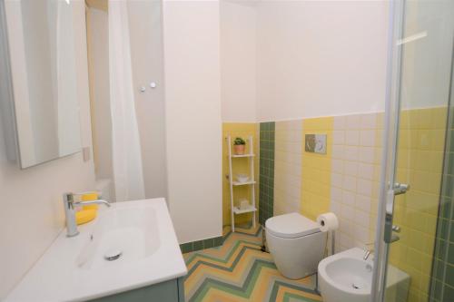 Bathroom, La Dotta apartments - Via Jacopo Barozzi 2 in Montagnola