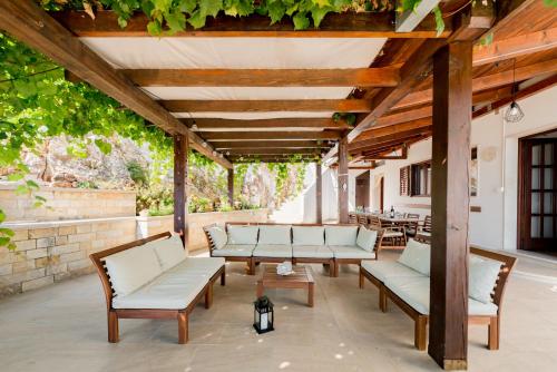  Villa Majda at the Paradise beach in Murvica