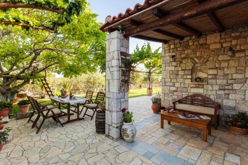 Petalidi Olive Garden Stone House near the beach