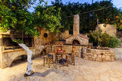 Petalidi Olive Garden Stone House near the beach