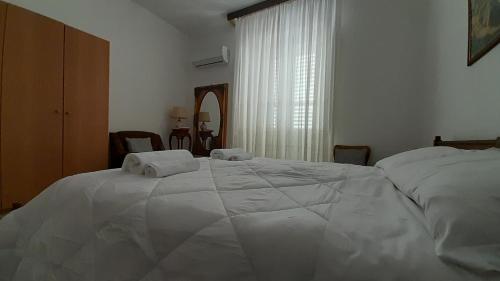  Welcomely - Janas de Ilu in Mamoiada