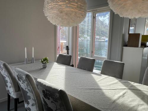 Ballstad Delicate Ocean Front House - Rorbu style Ballstad Delicate Ocean Front House - Rorbu style