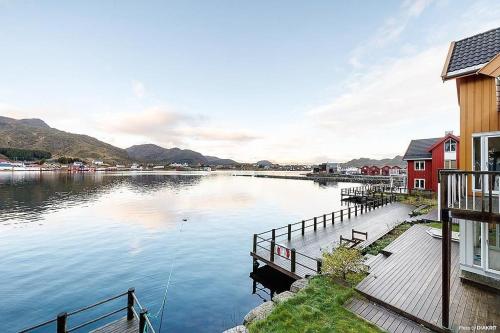 Ballstad Delicate Ocean Front House - Rorbu style Ballstad Delicate Ocean Front House - Rorbu style
