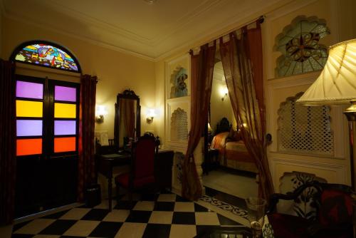 room detail thumbnail 1