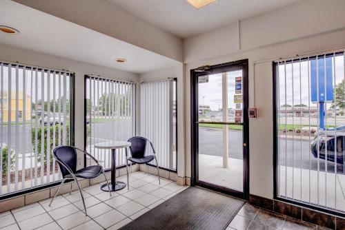 Motel6 Norfolk, VA - 전망