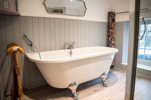 Charming 2 Bed Cottage in North Molton with hottub gîte à louer Woody Bay Railway Station