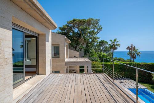 Herce Property - Minimalist & Mediterranean