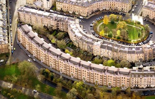 Stylish 2 Bedroom Apartment In Park Circus, West End, Glasgow (photo 3)
