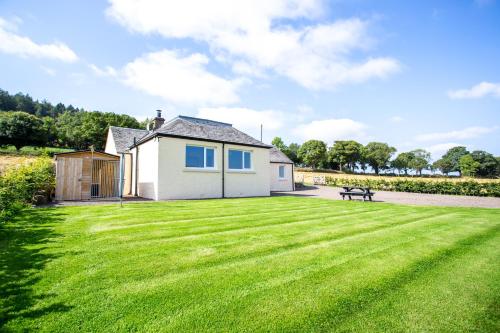 Railway Cottage, Newtyle in Newtyle