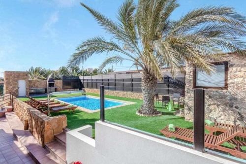 Villa cobas con piscina y privada