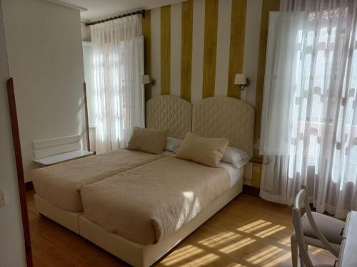 2 twin beds