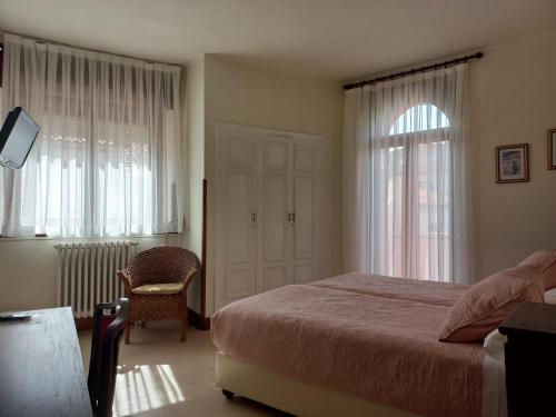 2 twin beds