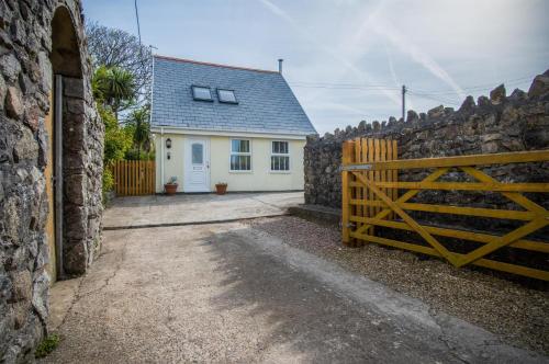 Berry Hall Garden Cottage - 2 Bedroom Cottage - Port Eynon gîte à louer Horton