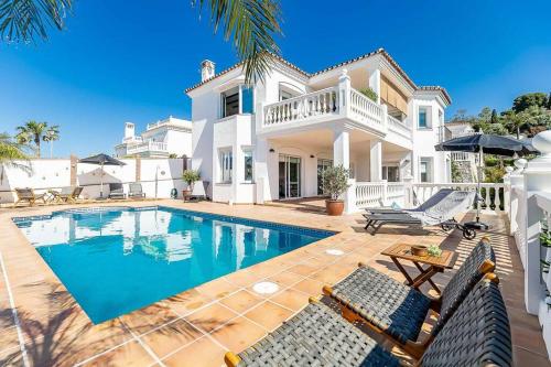 64-Luxury Villa with Jacuzzi & Pool in Mijas! - Accommodation - Mijas
