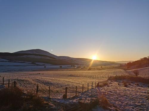 Glen Bay - 2 Bed Lodge on Friendly Farm Stay with Private Hot Tub