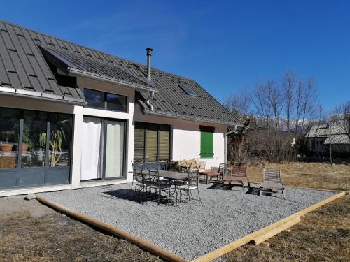 Maison dans parc clôturé - Location saisonnière - Barcelonnette