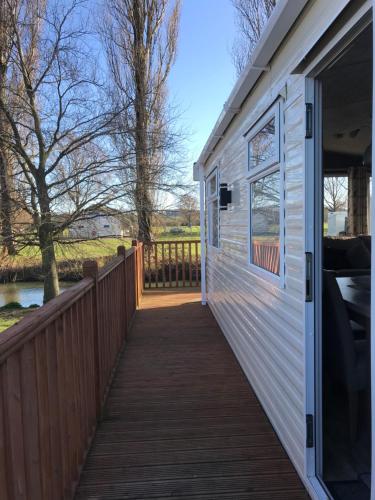 Billing Aquadrome Northampton lovely Waterside 2 Bedroom static holiday home Shemar