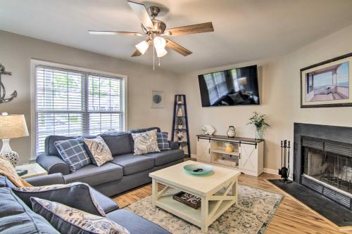 Coastal Escape w/ Water Access & Sunroom, Ocean View (foto 2)