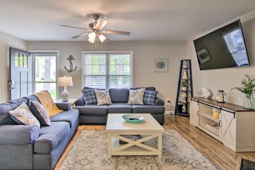 Coastal Escape w/ Water Access & Sunroom, Ocean View (foto 4)