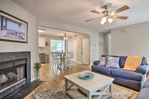 Coastal Escape w/ Water Access & Sunroom, Ocean View (foto 5)