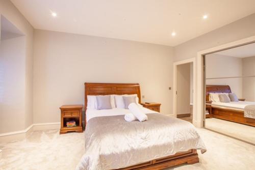 Stylish 2 Bedroom Apartment In Park Circus, West End, Glasgow (photo 4)