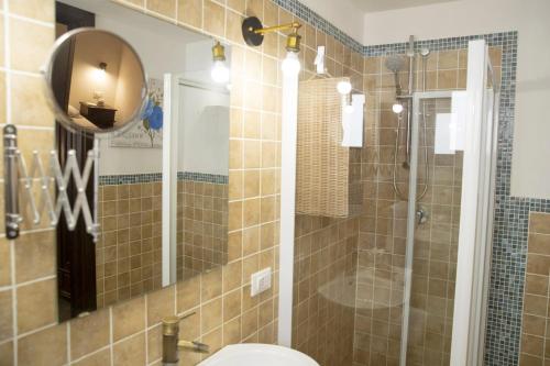 Deluxe Double or Twin Room image 10