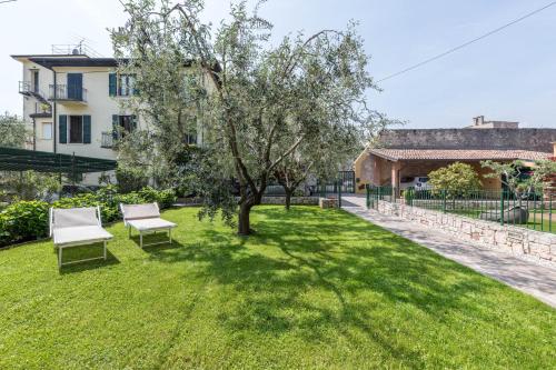 Casa Gemma - apartment with garden - Apartment - Torri del Benaco