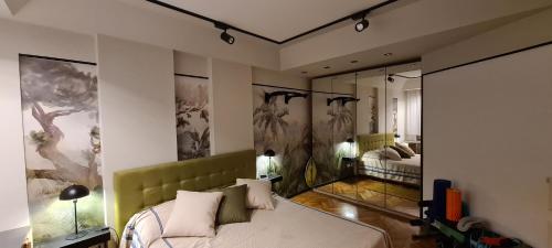 Exclusive top floor 2-bedroom flat