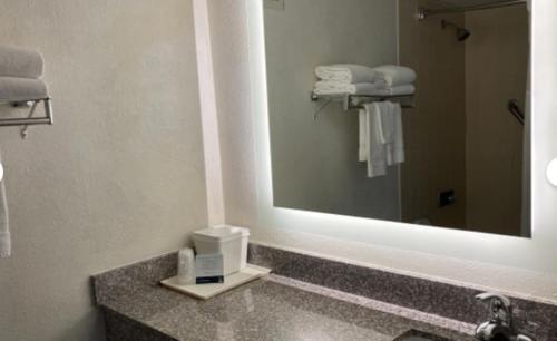 Quality Inn and Conference Center Somerset - image 10