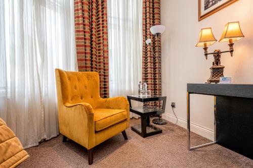 Ashburn Hotel - image 5