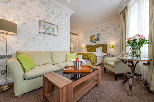 Ashburn Hotel