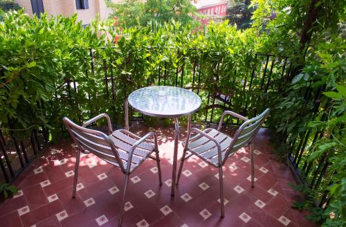 Los Angeles Hotel & Spa - image 10