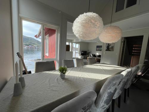 Ballstad Delicate Ocean Front House - Rorbu style Ballstad Delicate Ocean Front House - Rorbu style