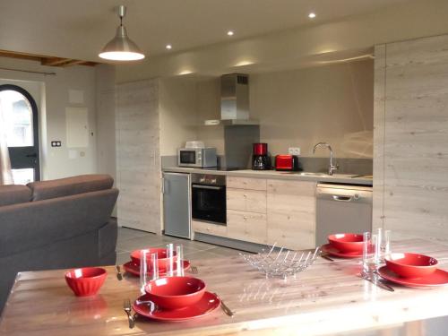 Gîtes rénovés à la ferme, terrasse et ambiance scandinave - FR-1-489-79 (Gites renoves a la ferme, terrasse et ambiance scandinave - FR-1-489-79) in Neuilly-le-Réal