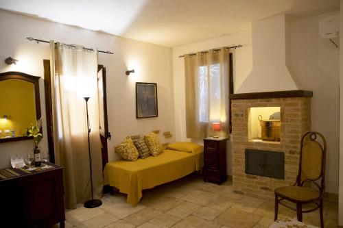 Deluxe Triple Room image 8
