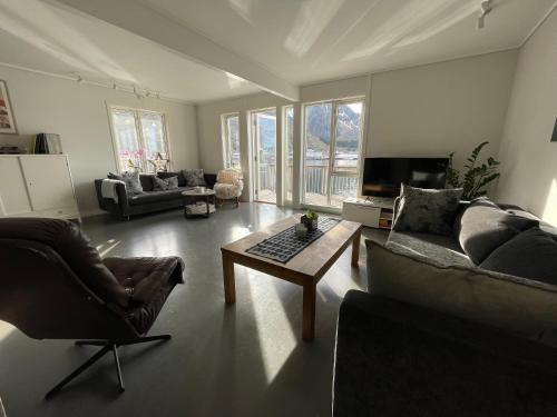 Ballstad Delicate Ocean Front House - Rorbu style Ballstad Delicate Ocean Front House - Rorbu style