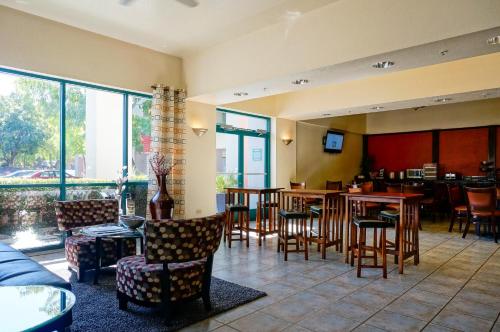 เบสท์ เวสเทิร์น เฮอริเทจ อินน์ (Best Western Heritage Inn) in คอนคอร์ด (CA)