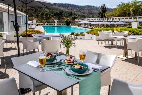 ผับ/เลาจน์, Grande Hotel das Caldas da Felgueira in เนลาส